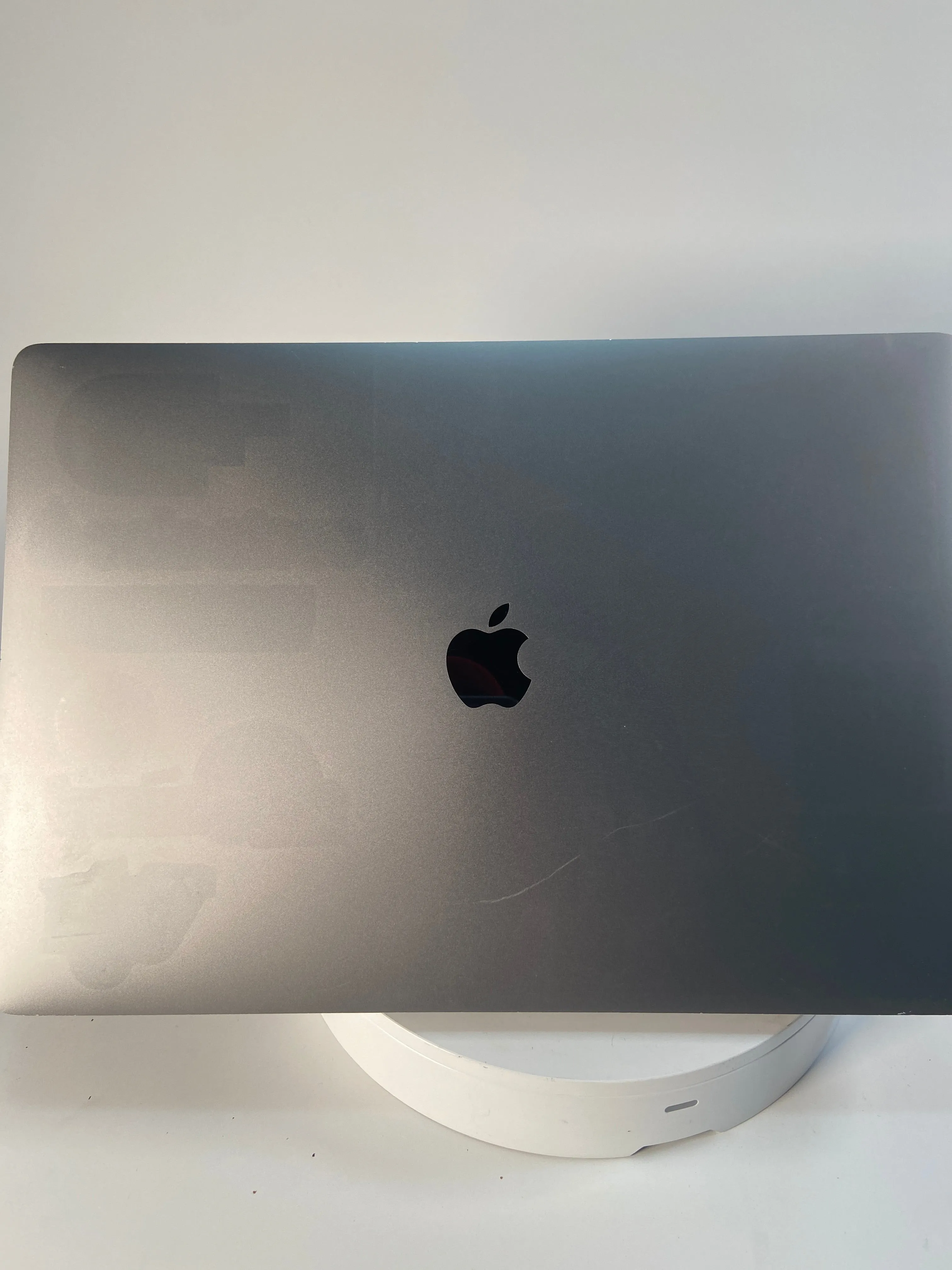 2019 Apple MacBook Pro A2141 (EMC 3347) 16" Intel Core i9-9980HK 512GB SSD 16GB RAM macOS Sequoia