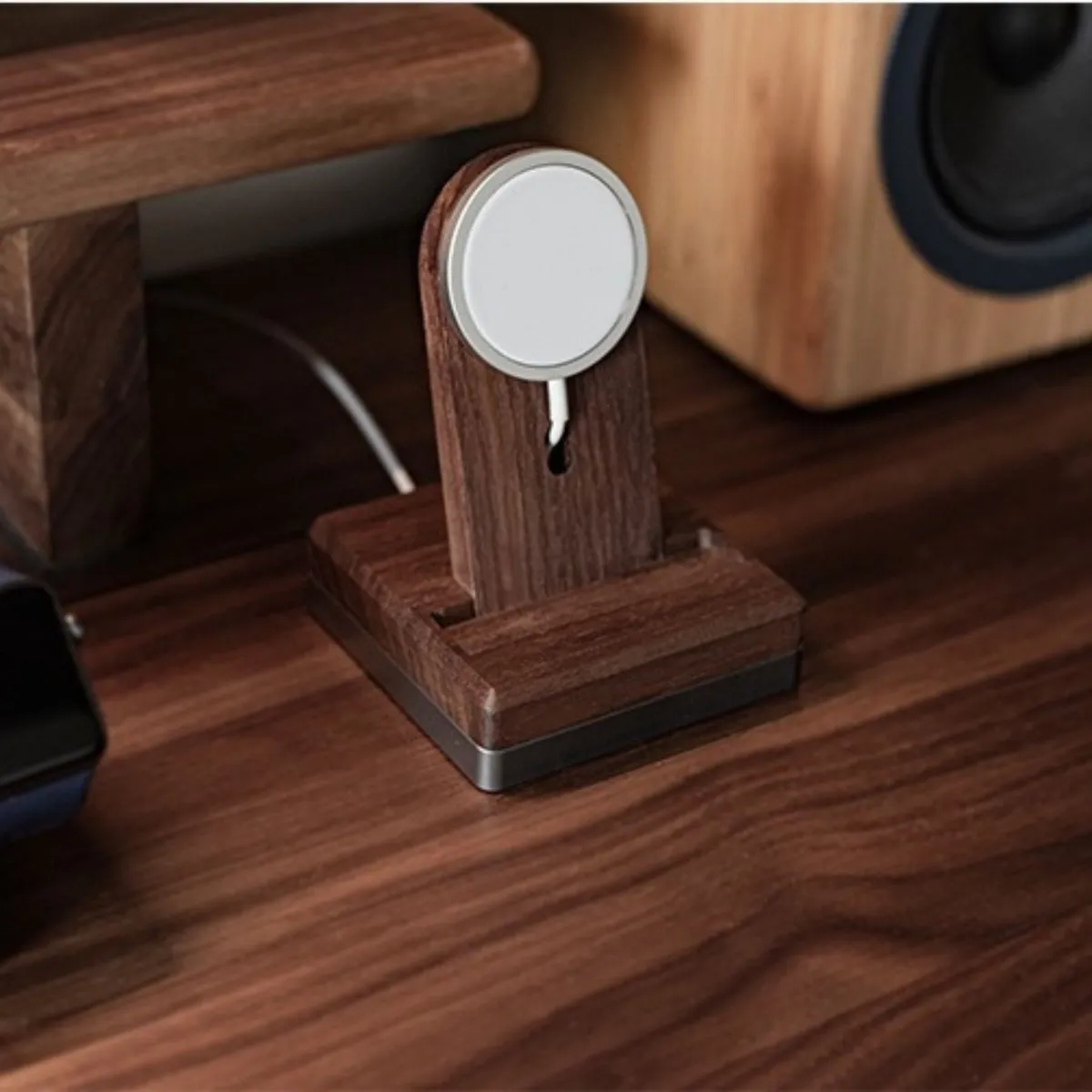 Wood MagSafe Stand