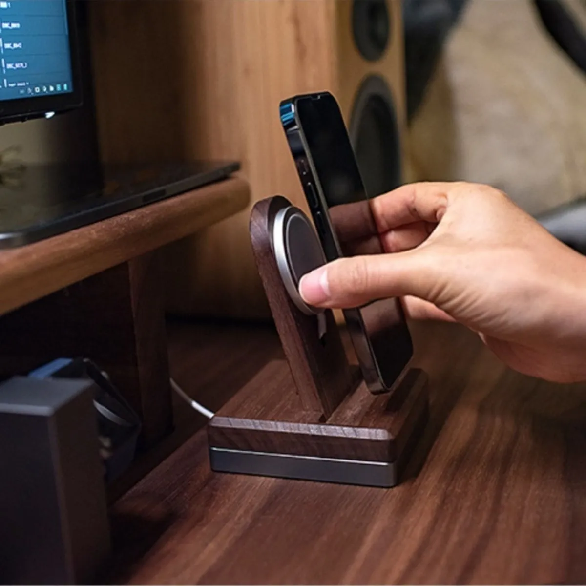 Wood MagSafe Stand