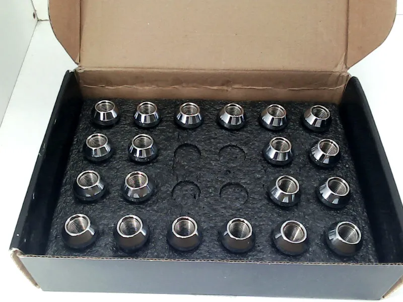 Zoffi 20 Piece Silver Lug Nuts Set for Vehicles