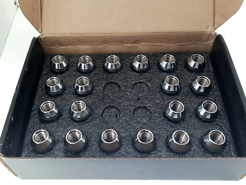 Zoffi 20 Piece Silver Lug Nuts Set for Vehicles